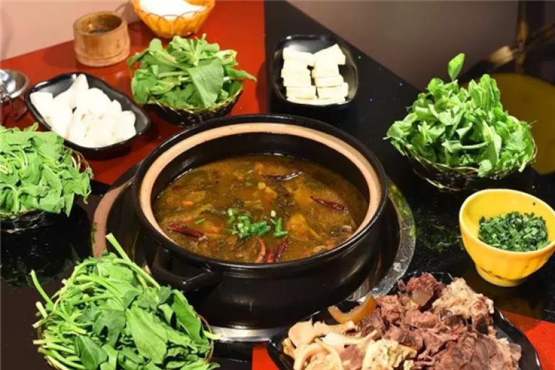 酸菜牛肉火锅加盟