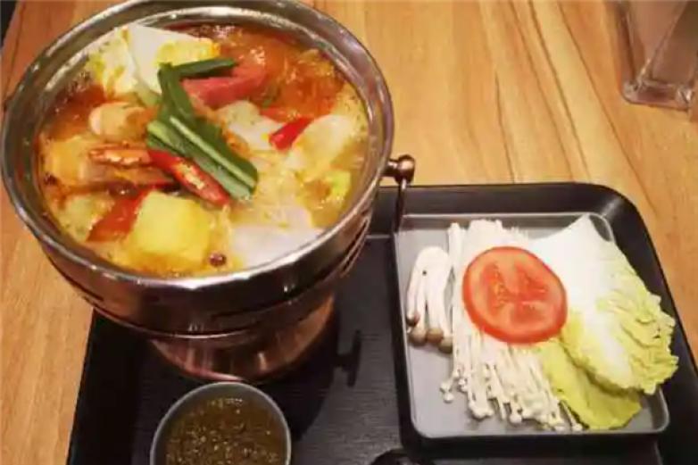 小南姜泰式小火锅加盟