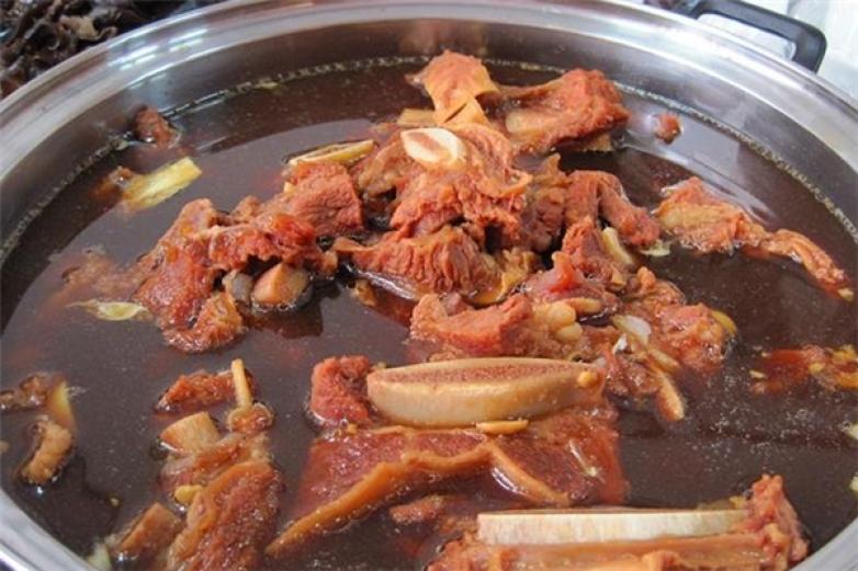 蜀哥牛骨火锅加盟