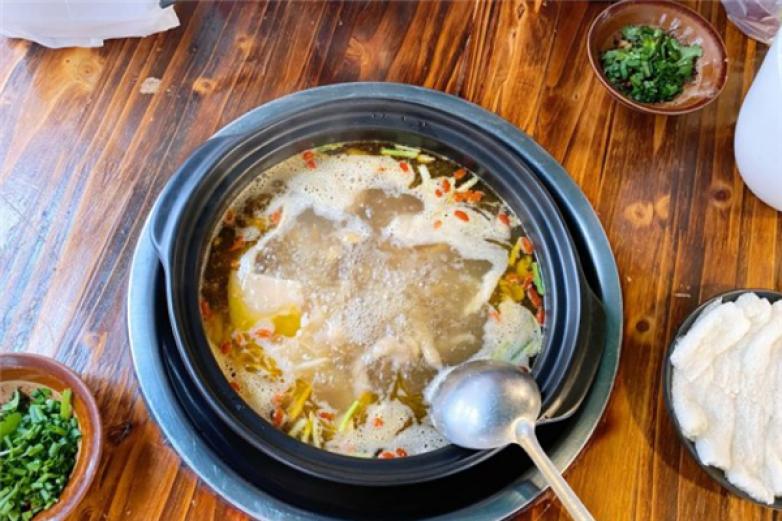 鲜汤王鱿鱼炖鸡加盟