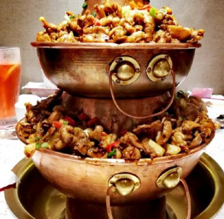 平小厨炭火蛙火锅