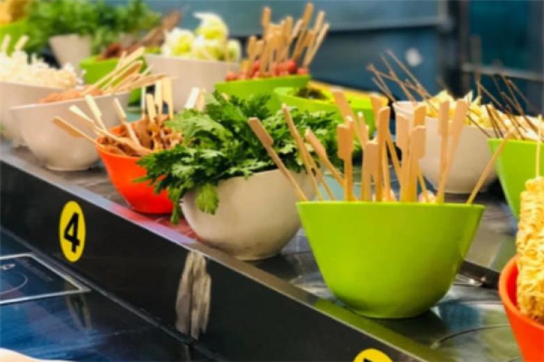 万客来旋转小火锅加盟