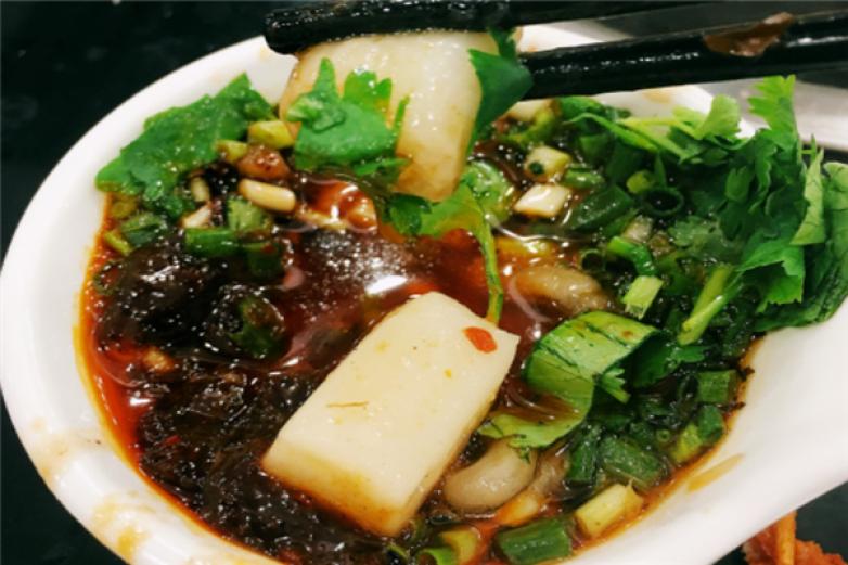 咕叽咕叽回转小火锅加盟