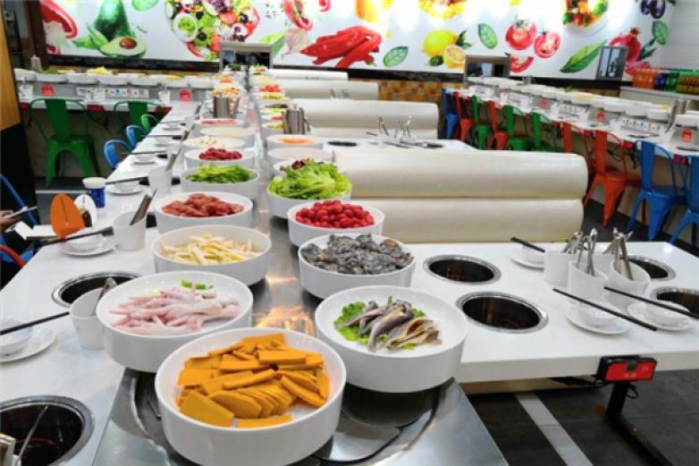 咕叽咕叽回转小火锅加盟