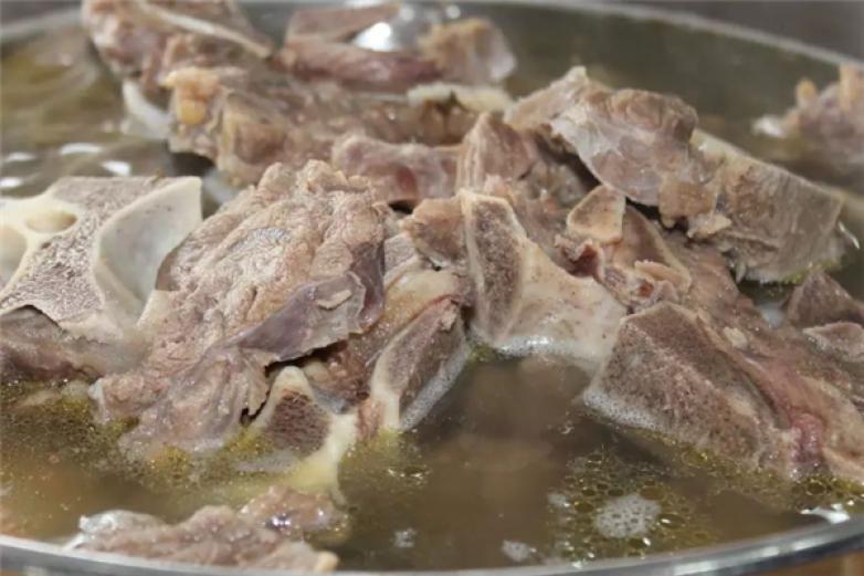 自助牛骨火锅加盟