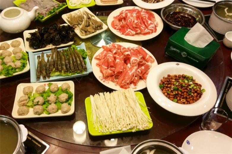 巴卤社老火锅加盟