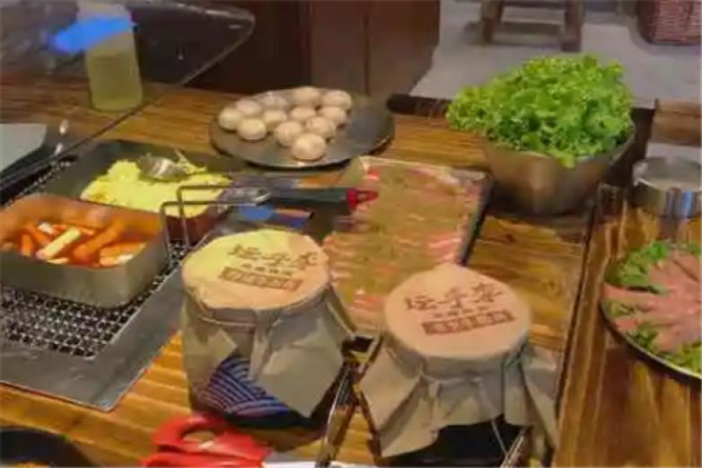 坛子李地摊烤肉加盟