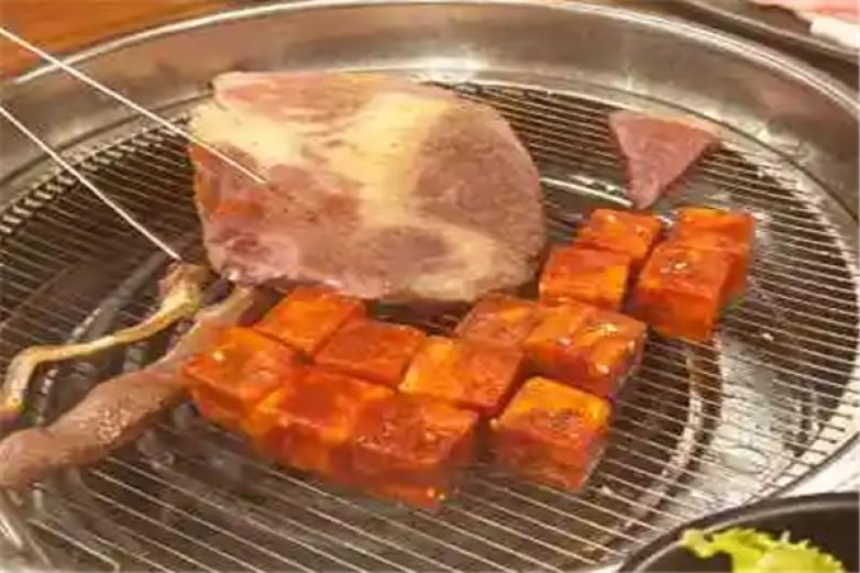 日之屋炭火烤肉加盟