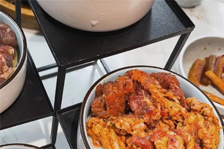 雷百万的烤肉店加盟