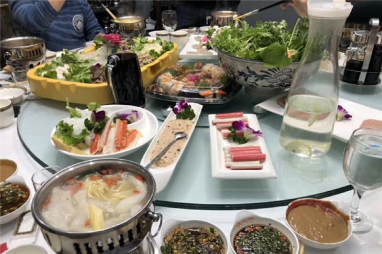 红叶醉美自助火锅加盟