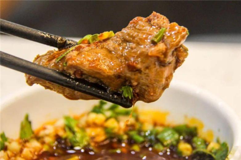 名扬煮艺自助火锅加盟