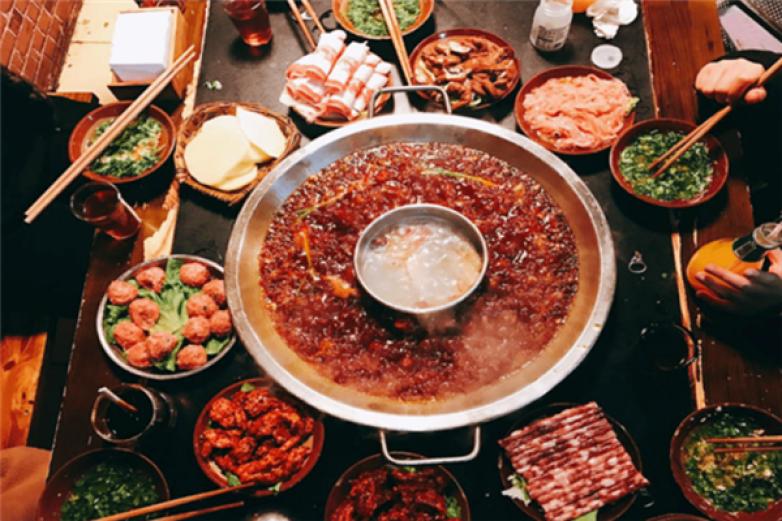 骨香坊自助火锅加盟