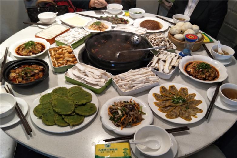 特色自助火锅店加盟