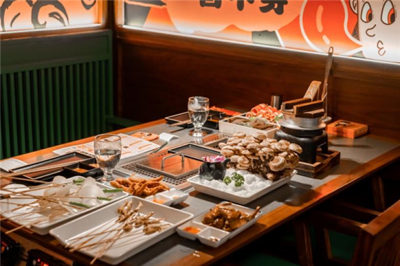 卤三疯卤炸火锅加盟