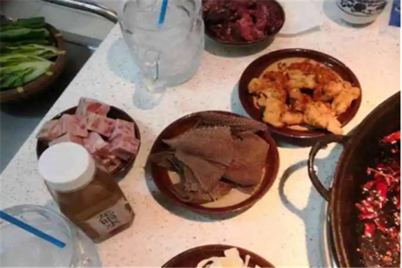 芈重山老火锅加盟