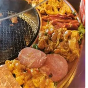 马路江湖炭火烤肉