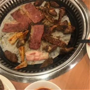 鼎鼎牛自助烤肉