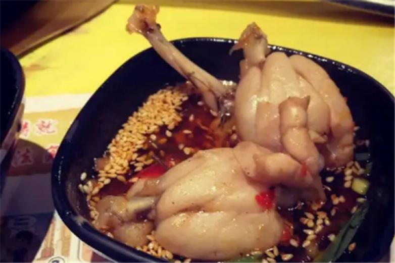 哥老官重庆美蛙鱼头火锅加盟