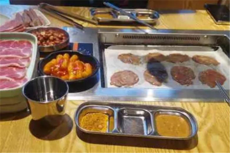 鼎鼎牛自助烤肉加盟