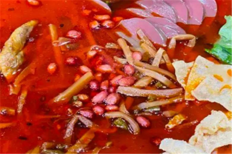 顶上头螺蛳粉火锅加盟