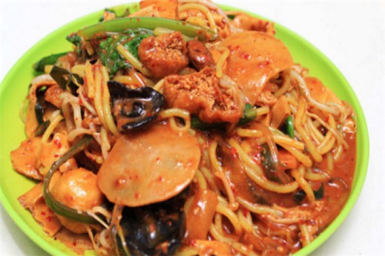 秦壹桶干拌冒菜加盟