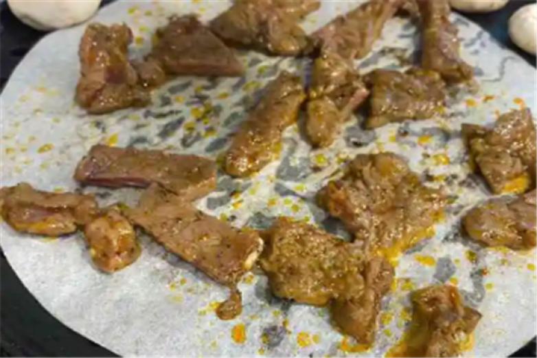 英雄故事地摊烤肉加盟