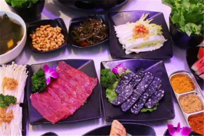 小竹家炭火烤肉加盟