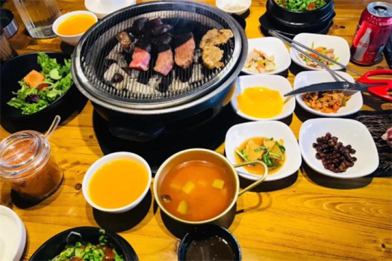 酱汁物语烧烤研究所加盟