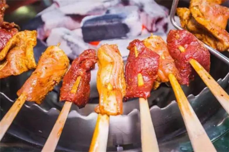 霸道烤官火盆烧烤加盟