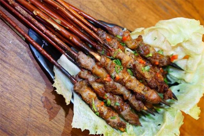 新疆人羊肉串加盟