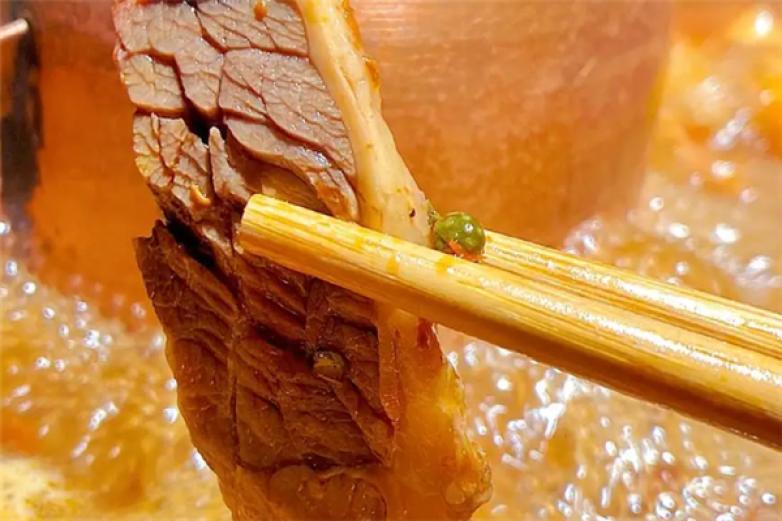 市季发藤椒牛排火锅加盟