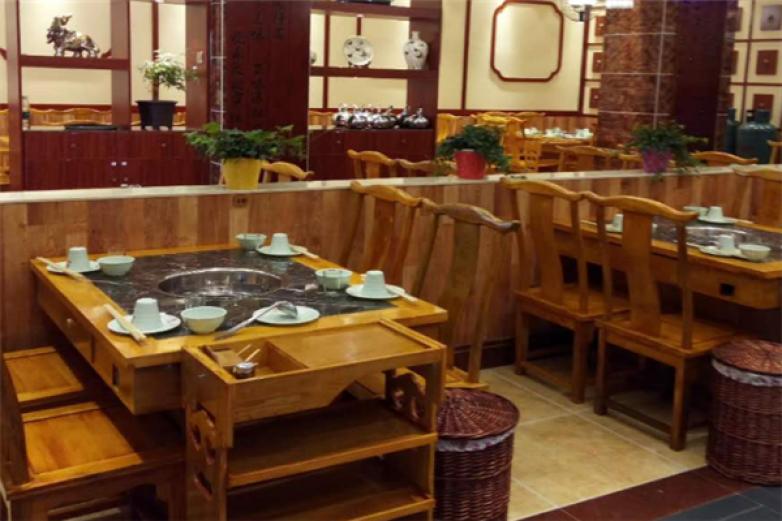 鸡煲烤鱼火锅店加盟