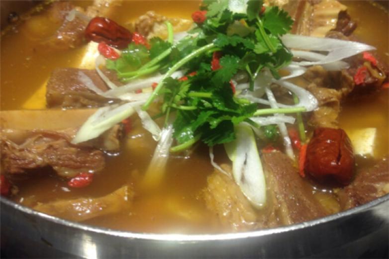 辣府肉铺圌牛排火锅加盟