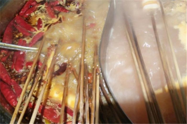 遇见成都串串火锅加盟