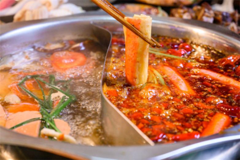 青龙石一锅香火锅加盟