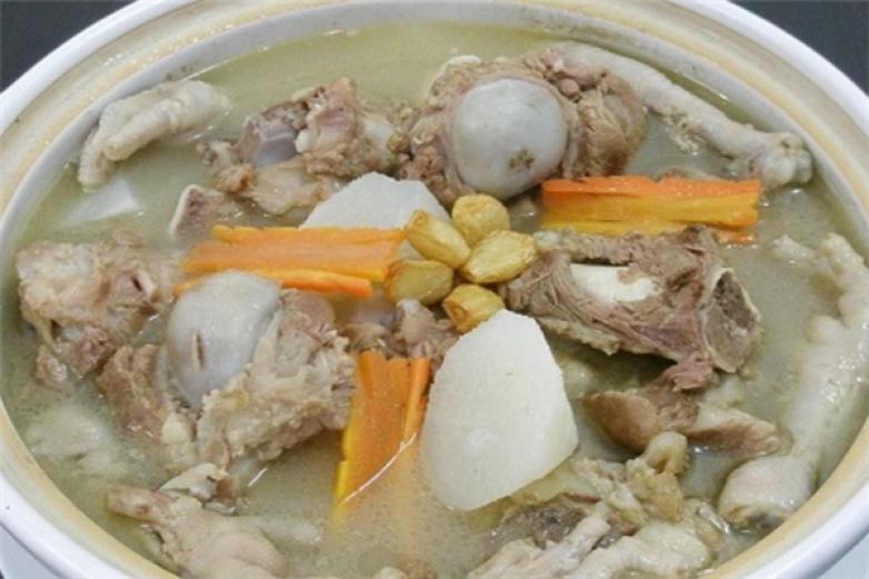 君品钙骨火锅加盟