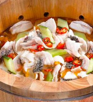 九孔喷泉鱼火锅