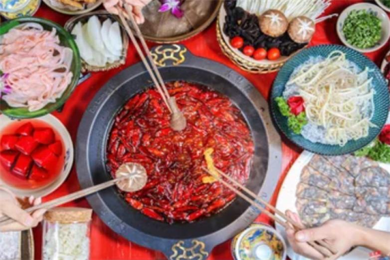重庆乾矿老火锅加盟
