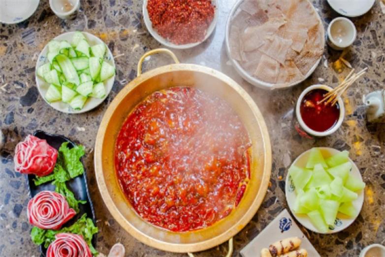 重庆朝天门防空洞火锅加盟