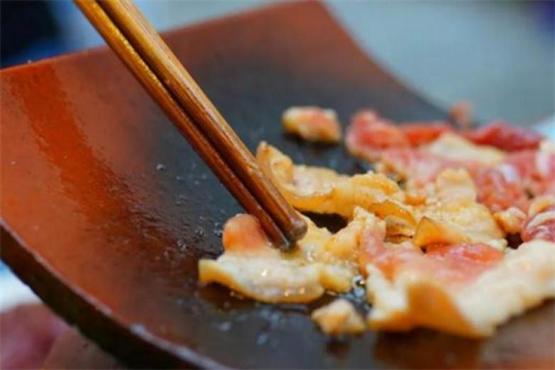 炉内瓦红泥烧烤坊加盟