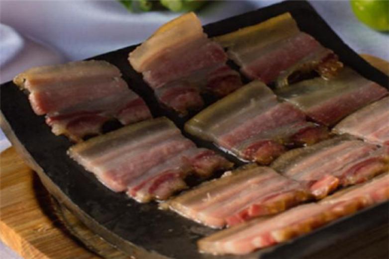 炉内瓦红泥烧烤坊加盟