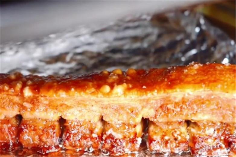 巨巨湘烤五花加盟