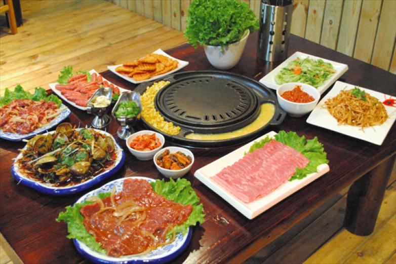 拽酒地桌烤肉加盟