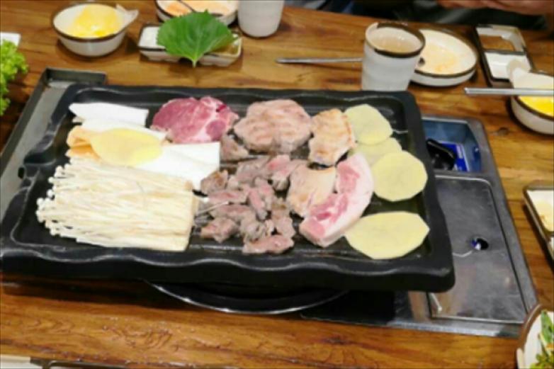 金草帽烤肉店加盟