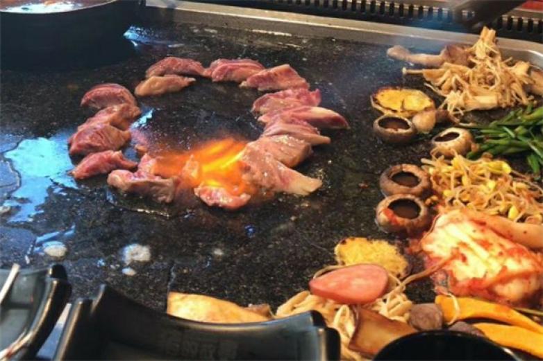 福扒扒生态火山石烧烤加盟