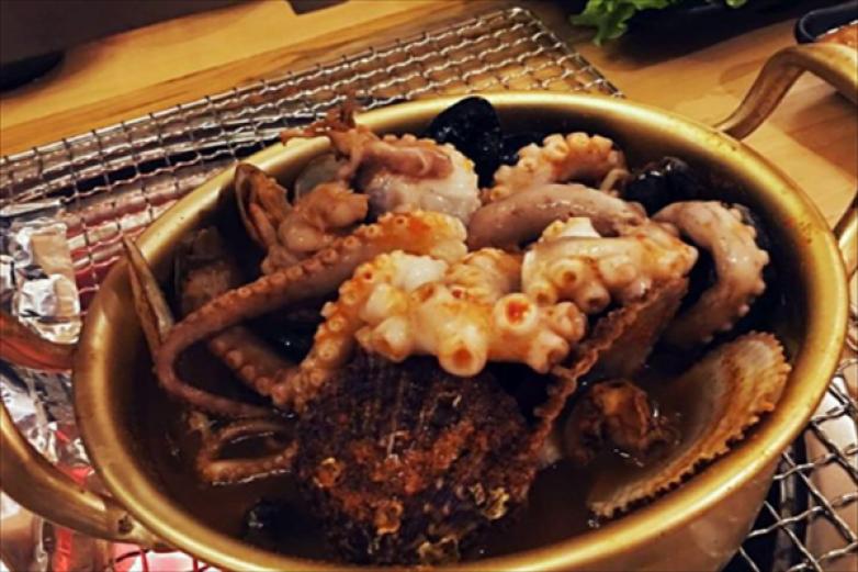 釜御山铁桶海鲜烧烤小吃加盟