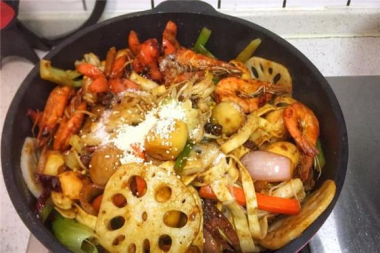 金圣源麻辣香锅加盟