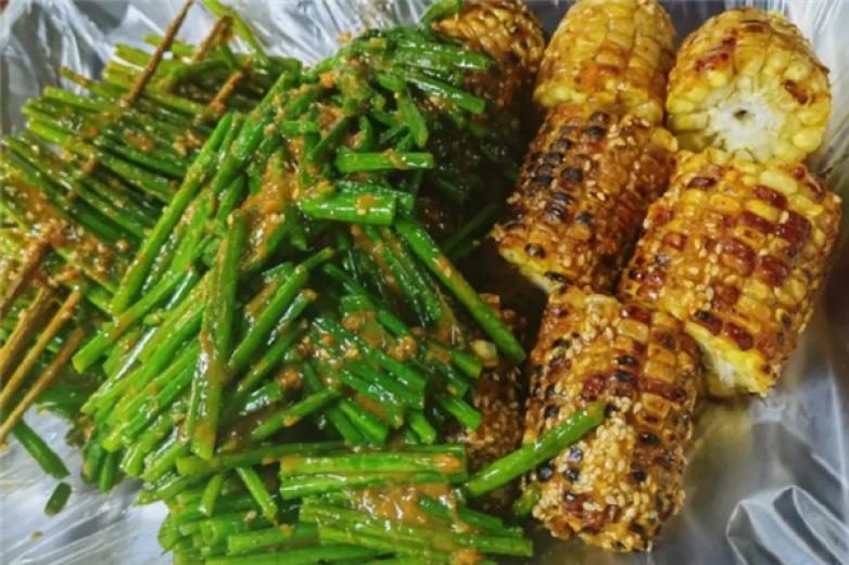 奇香聚无烟烧烤加盟