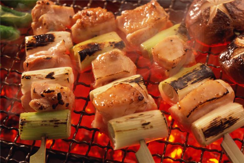 奇香聚无烟烧烤加盟