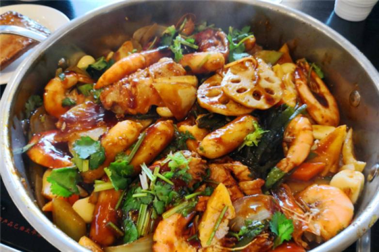 骨焖道小焖锅加盟